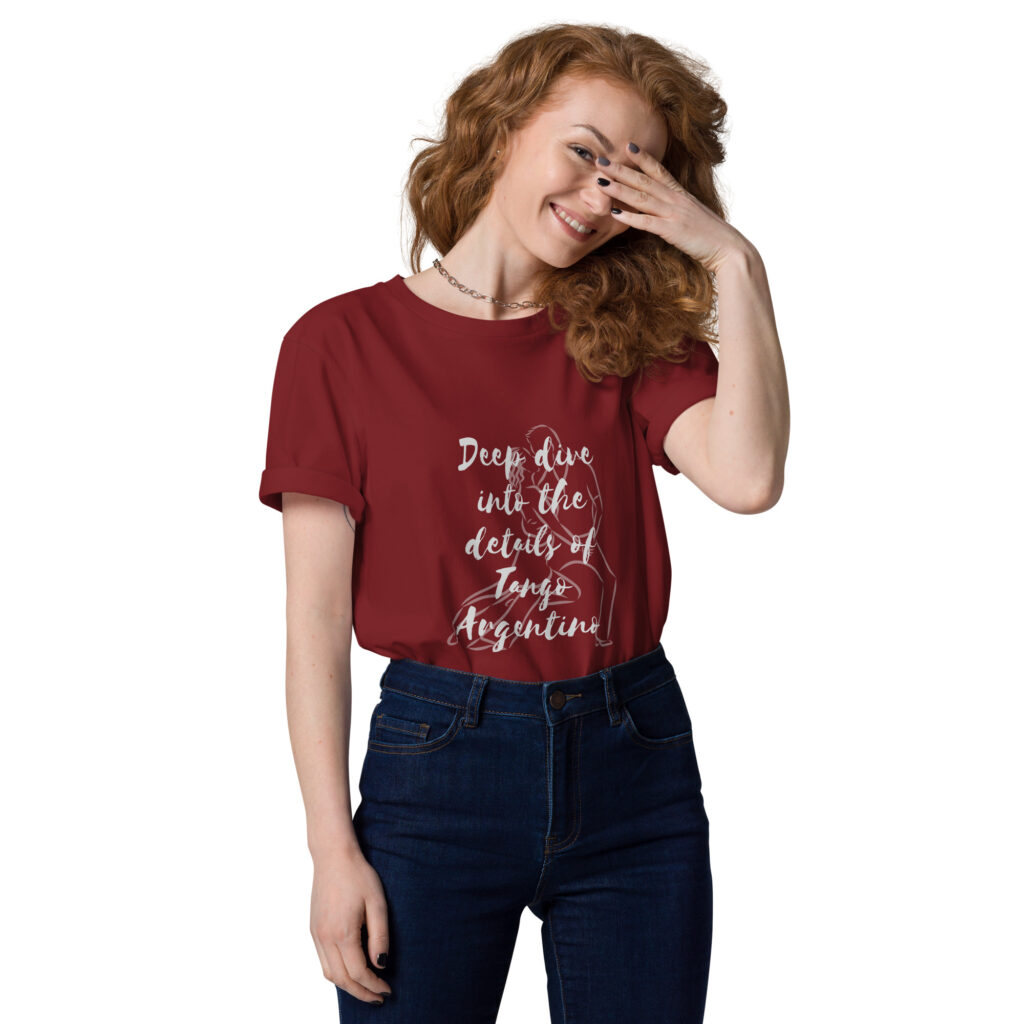 unisex-organic-cotton-t-shirt-burgundy-front-66617cb72a369.jpg Deep Dive - Schrift Hell - Unisex-Bio-Baumwoll-T-Shirt